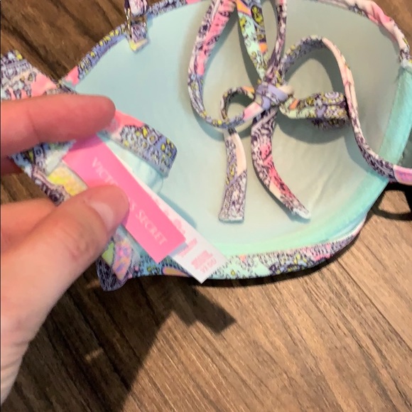 2 piece Victoria Secret Bathing suit. - Picture 6 of 8